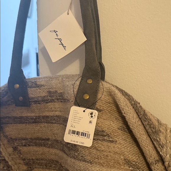 Free People Whimsy Rug Weekender Bag NWT - Picture 7 of 8